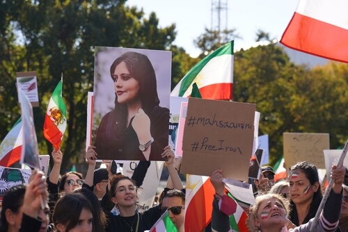 Female protesting in Iran