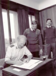 General Sir Nigel Bagnall signing the NORTHAG GDP 1984; Source: author.