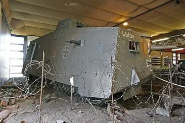 German tank A7V; https://www.welt.de/geschichte/article161744907/Enge-Gestank-und-ohrenbetaeubender-Laerm.html.